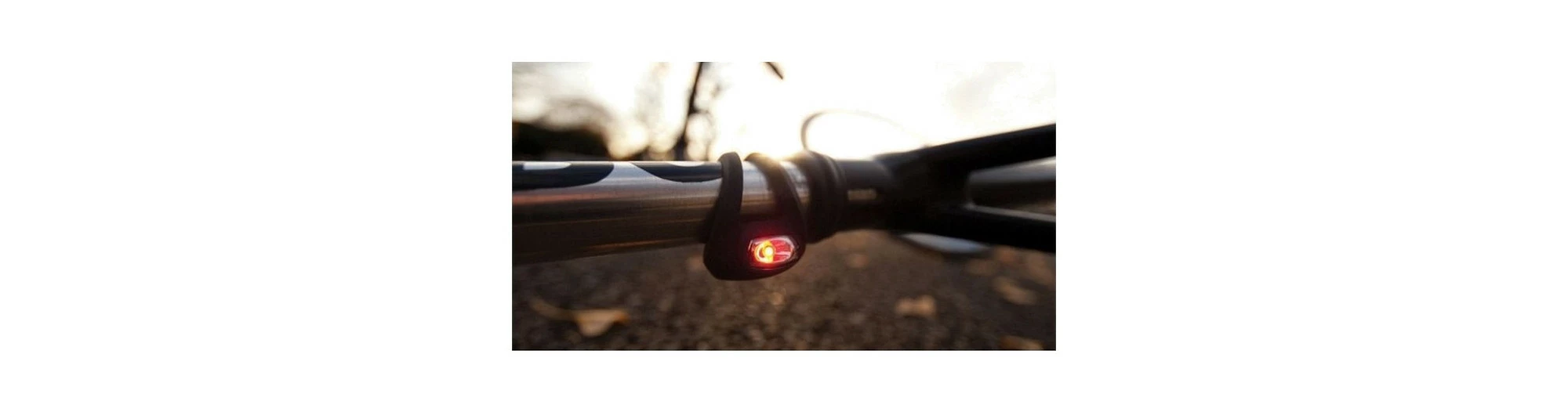 KNOG Eclairages AV + AR Frogstrobe 2 KNOG Eclairages AV + AR Frogstrobe – Image 2